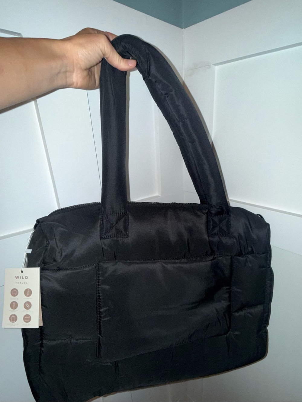 Black Quilted Travel Voyage Multi Pocket Weekender Tote Bag with Matching Pouch - Picture 2 of 2